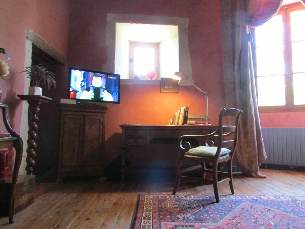 Chateau De La Roche Martel Bed & Breakfast Roiffe Bilik gambar