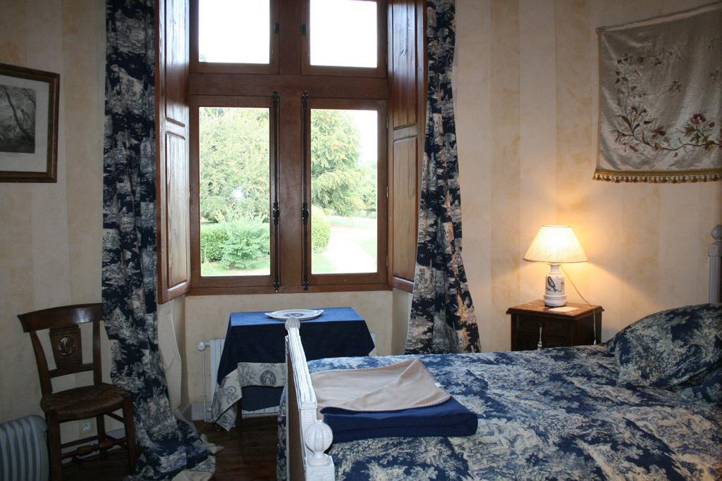 Chateau De La Roche Martel Bed & Breakfast Roiffe Bilik gambar