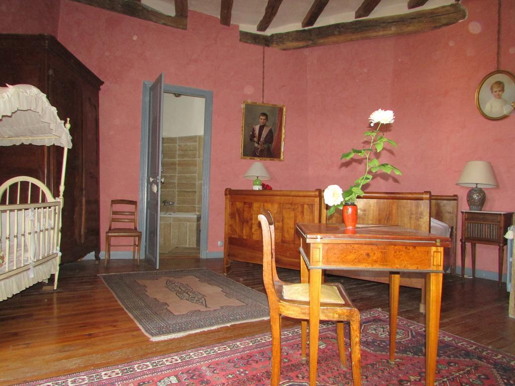 Chateau De La Roche Martel Bed & Breakfast Roiffe Bilik gambar